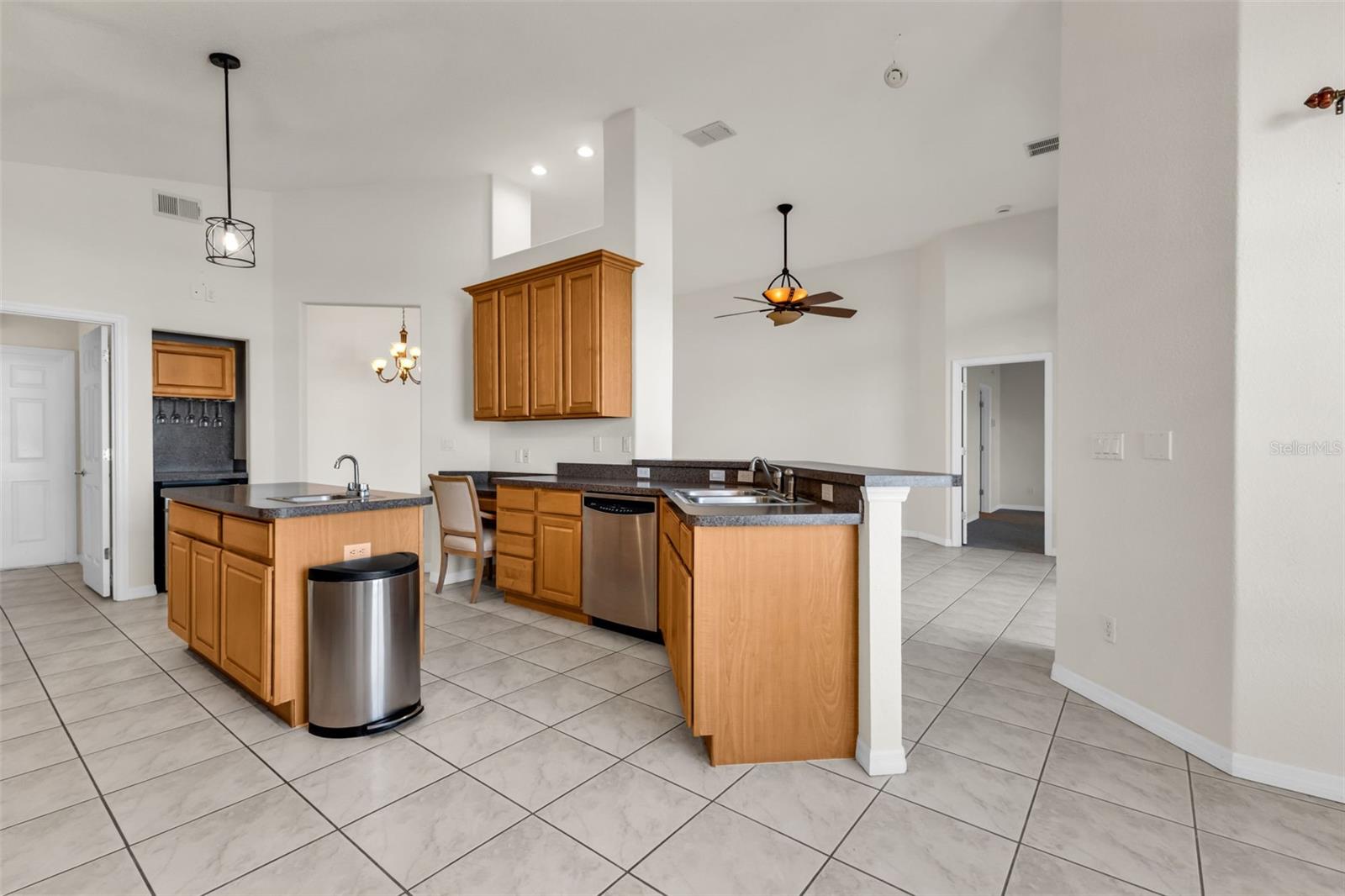 Image 12 of 47 For 24436 Buckingham Way