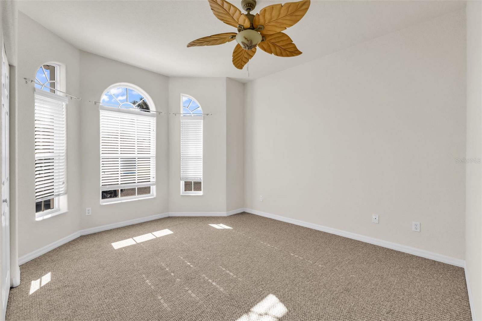 Image 13 of 47 For 24436 Buckingham Way