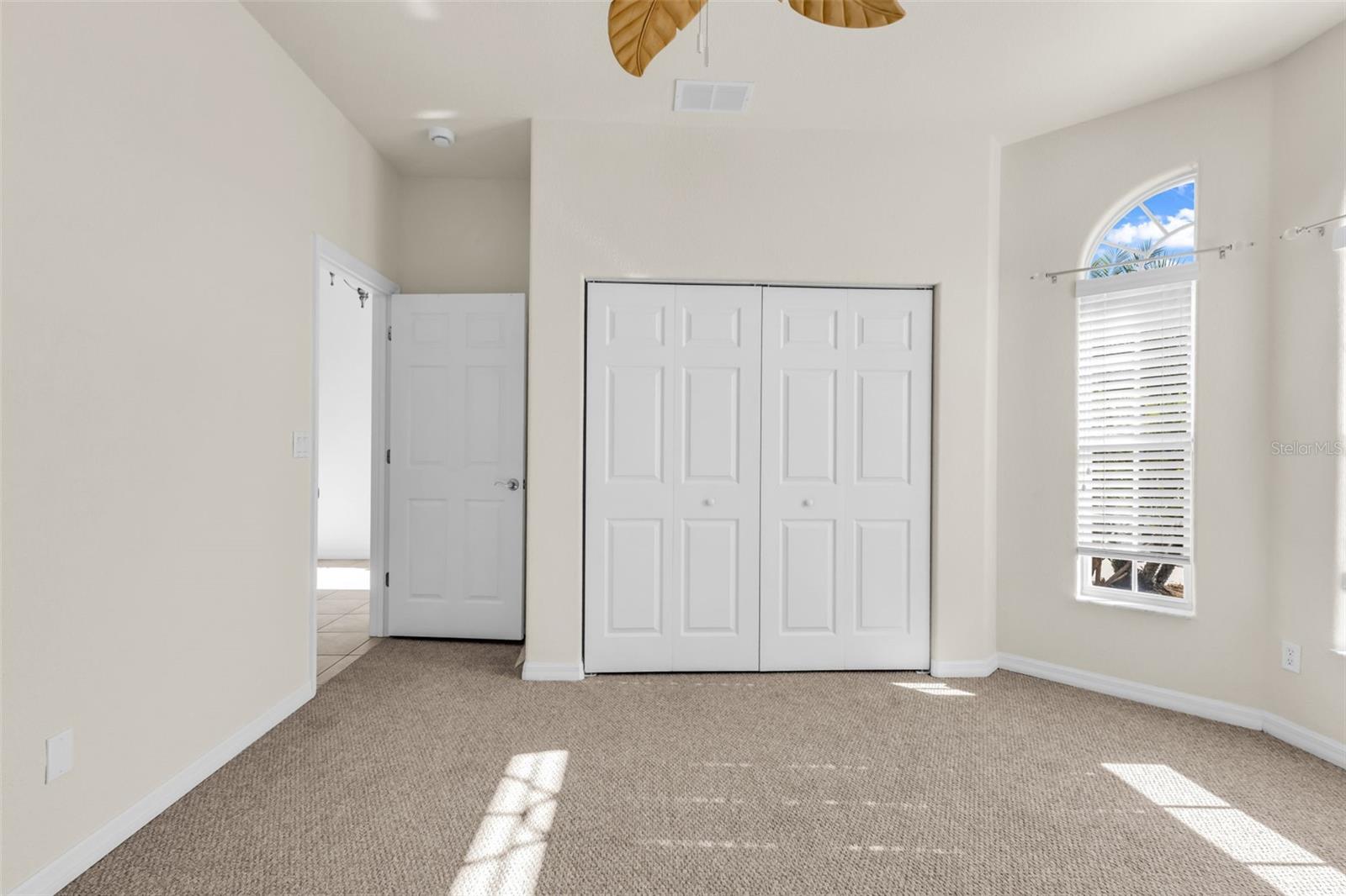 Image 15 of 47 For 24436 Buckingham Way