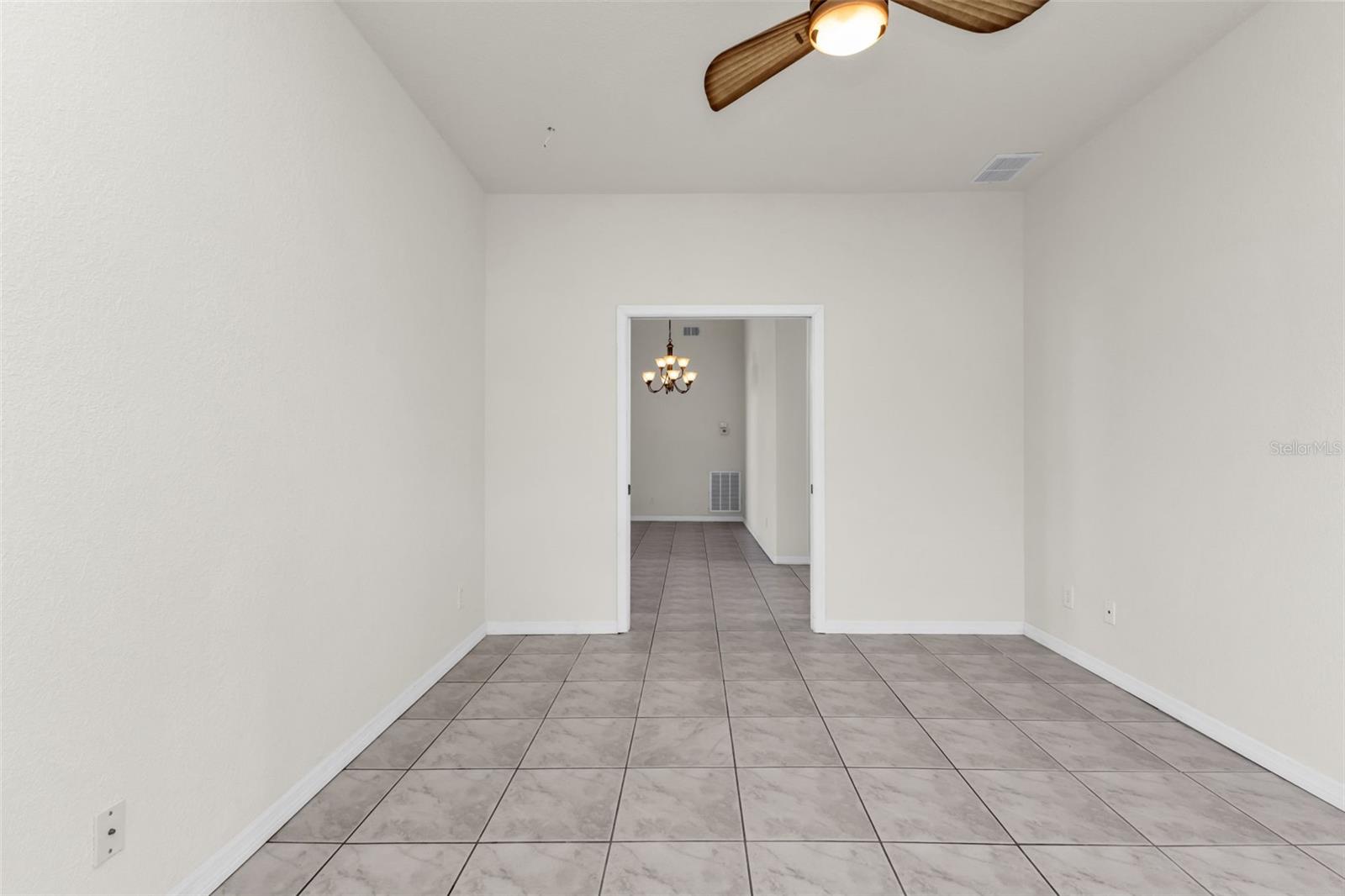 Image 20 of 47 For 24436 Buckingham Way