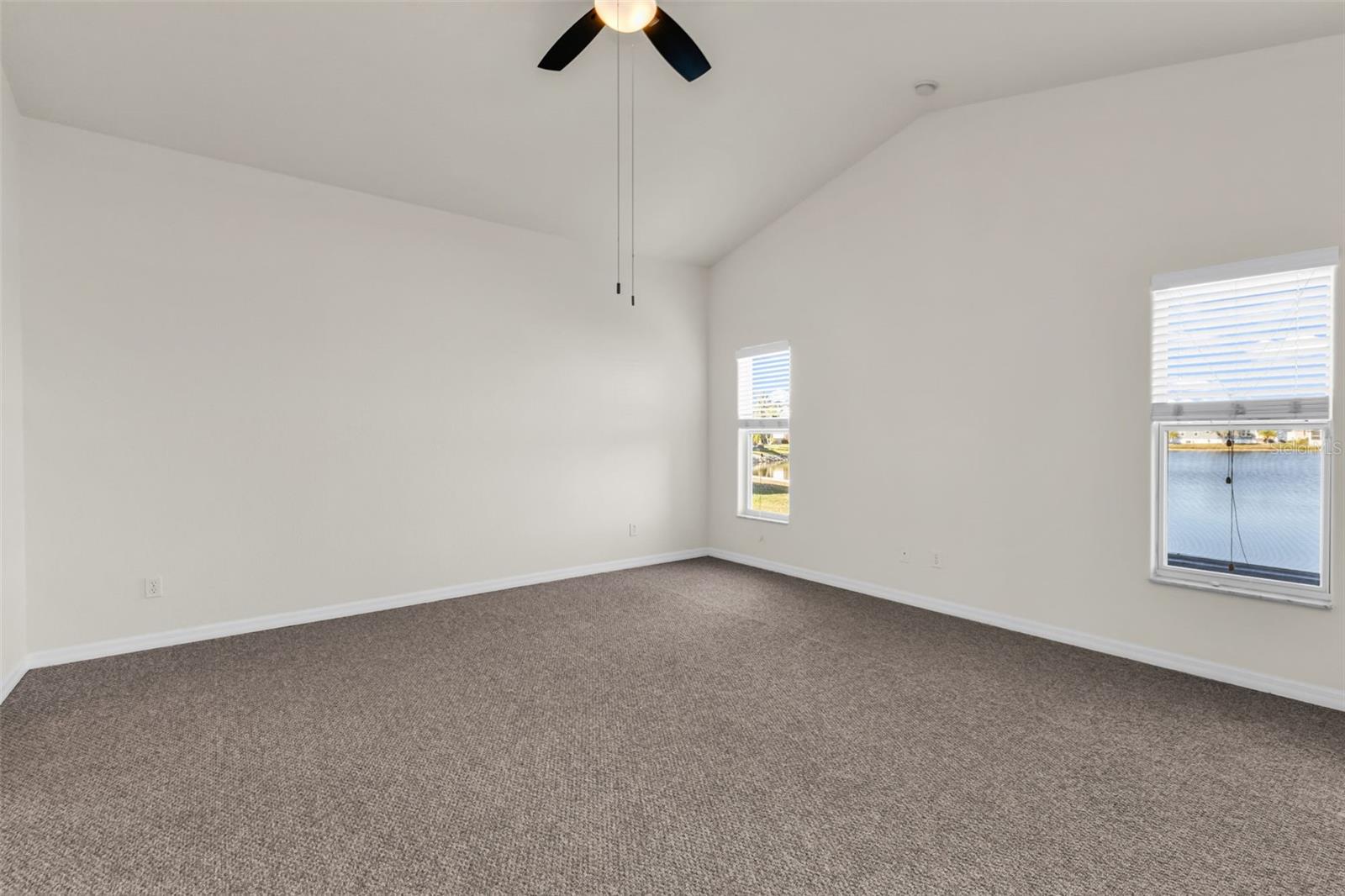 Image 21 of 47 For 24436 Buckingham Way