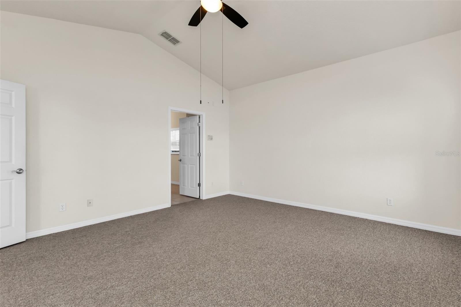 Image 22 of 47 For 24436 Buckingham Way