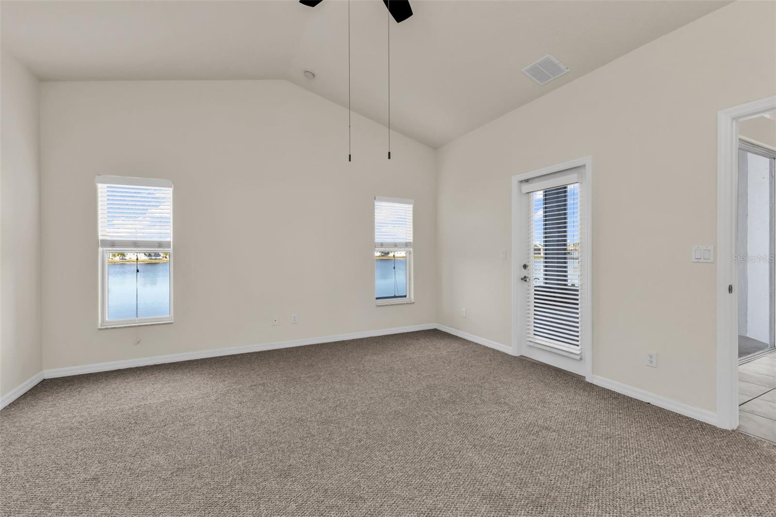 Image 23 of 47 For 24436 Buckingham Way