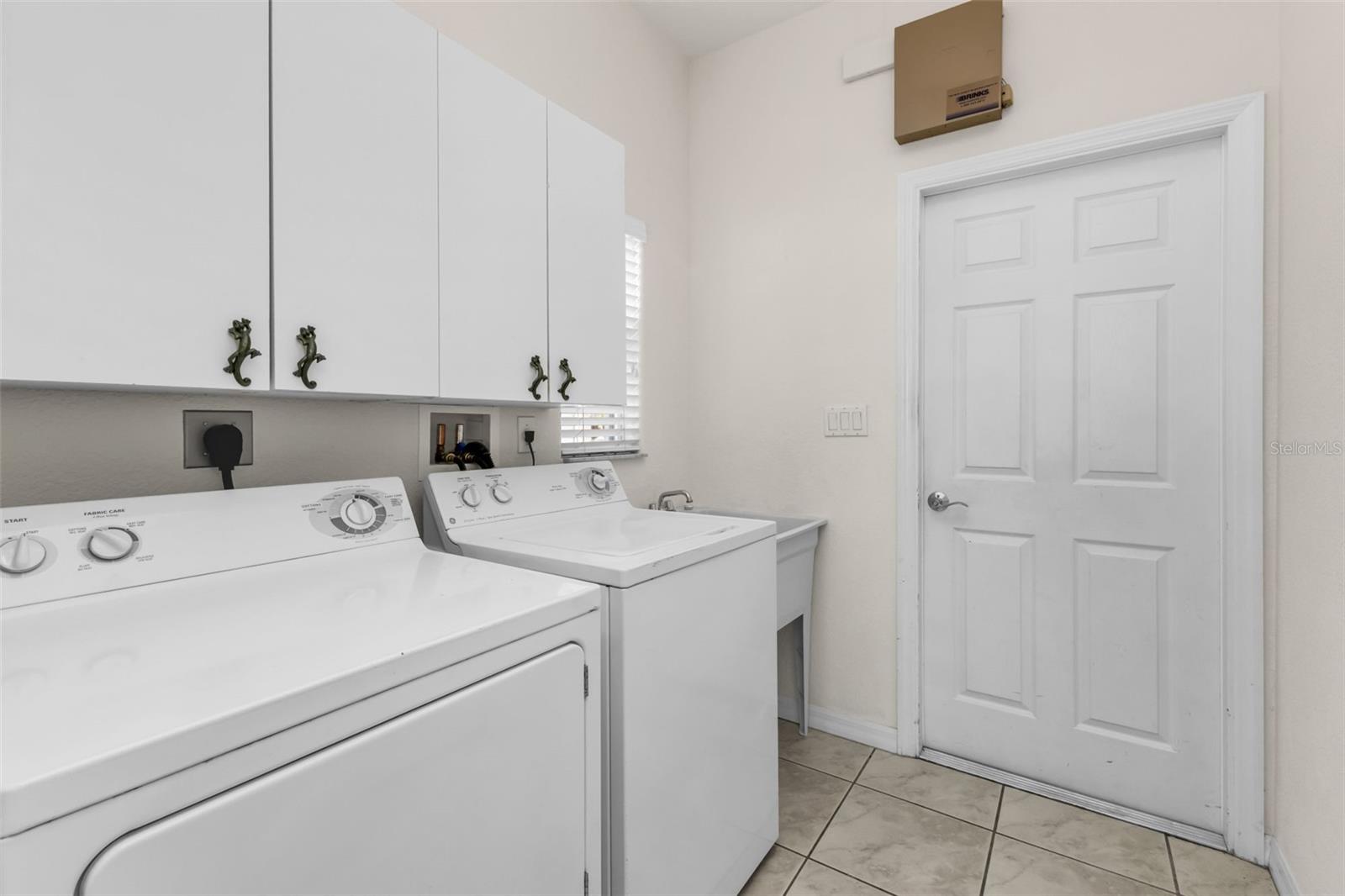 Image 28 of 47 For 24436 Buckingham Way