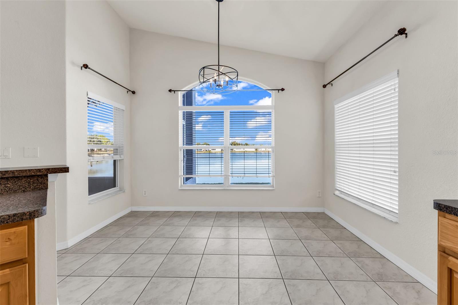 Image 30 of 47 For 24436 Buckingham Way