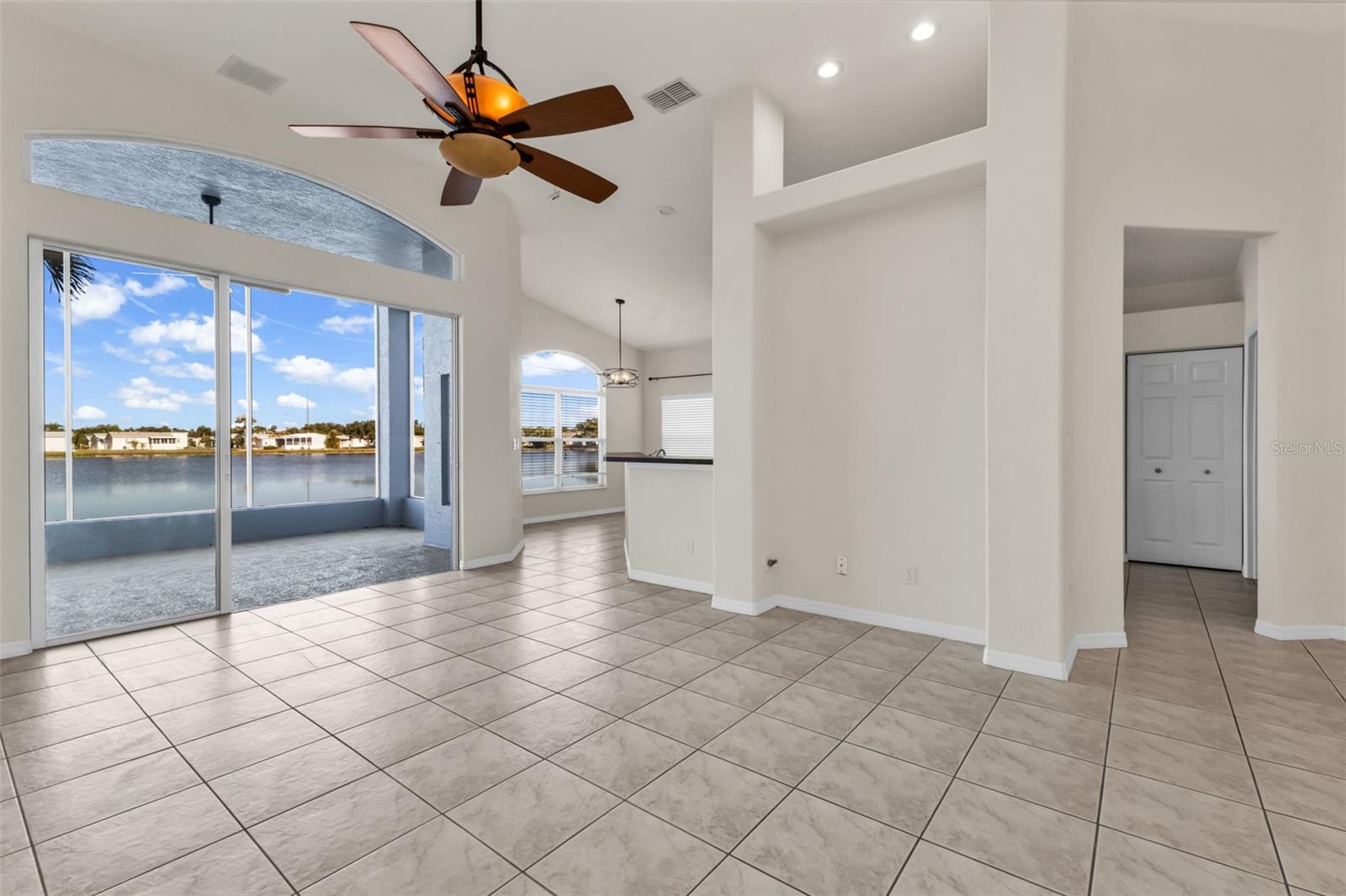 Image 4 of 47 For 24436 Buckingham Way