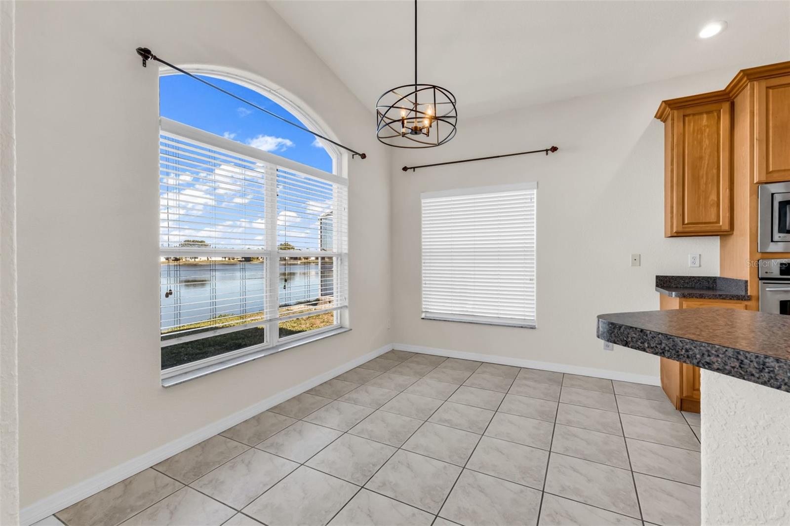 Image 7 of 47 For 24436 Buckingham Way