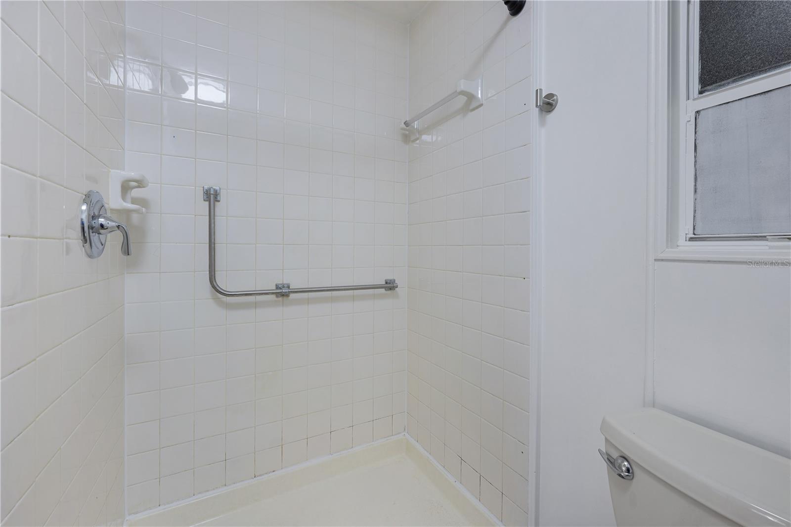 Image 26 of 85 For 2100 Kings Highway 430