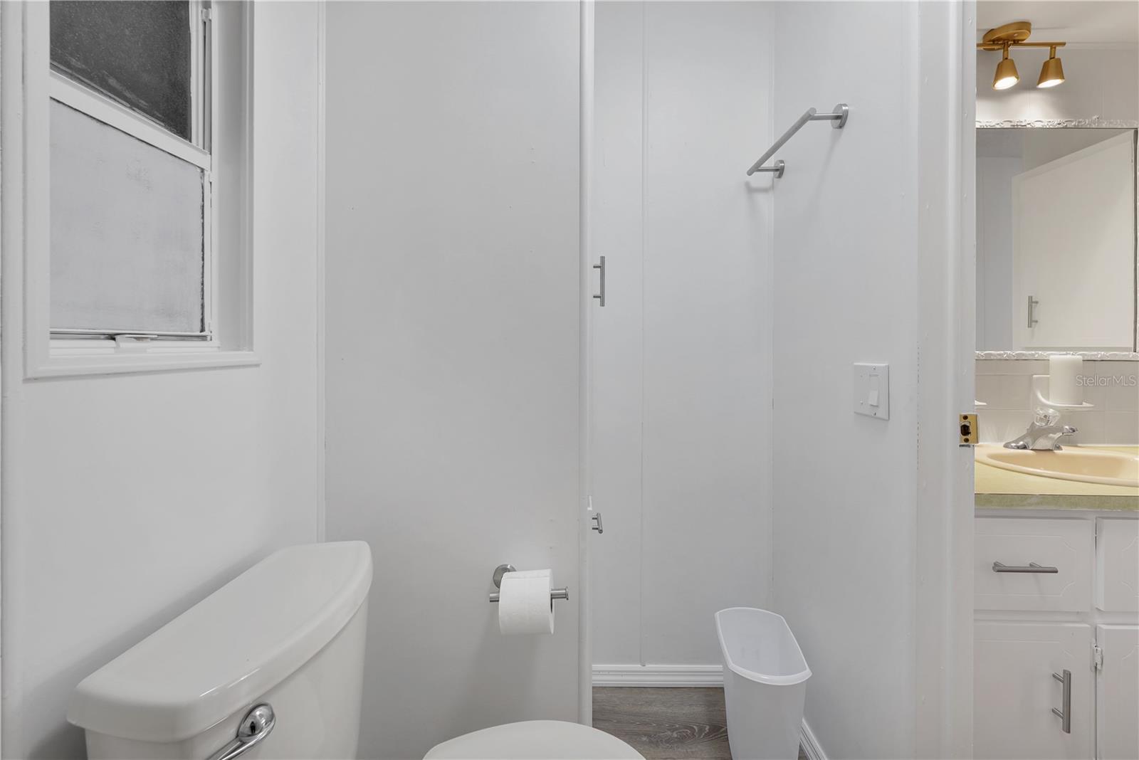 Image 27 of 85 For 2100 Kings Highway 430