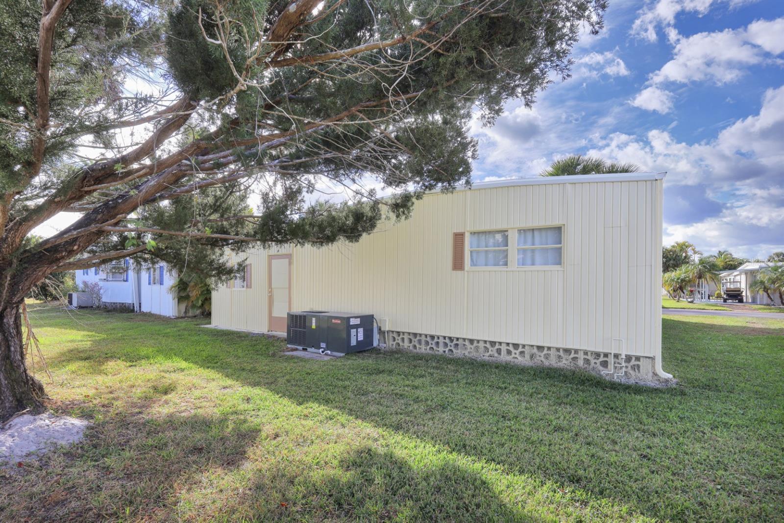 Image 32 of 85 For 2100 Kings Highway 430