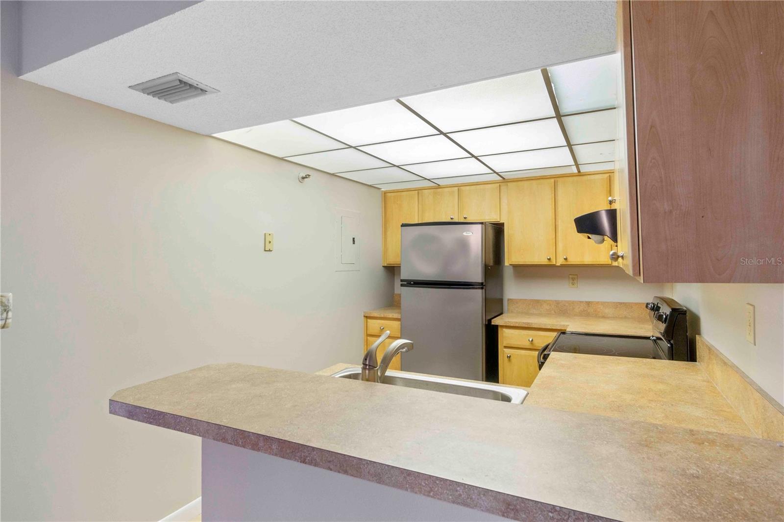 Image 11 of 45 For 21405 Olean Boulevard 605