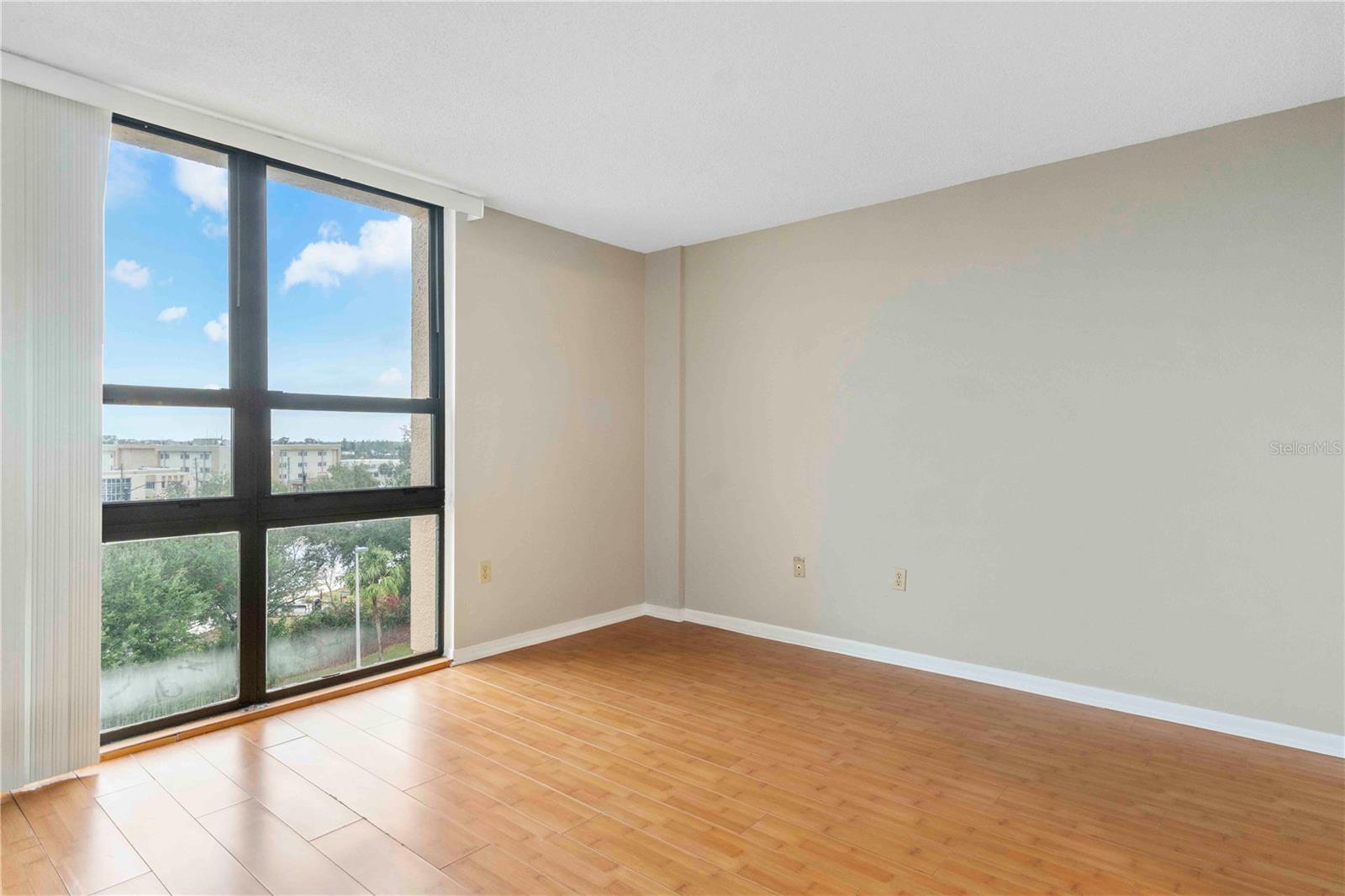 Image 19 of 45 For 21405 Olean Boulevard 605