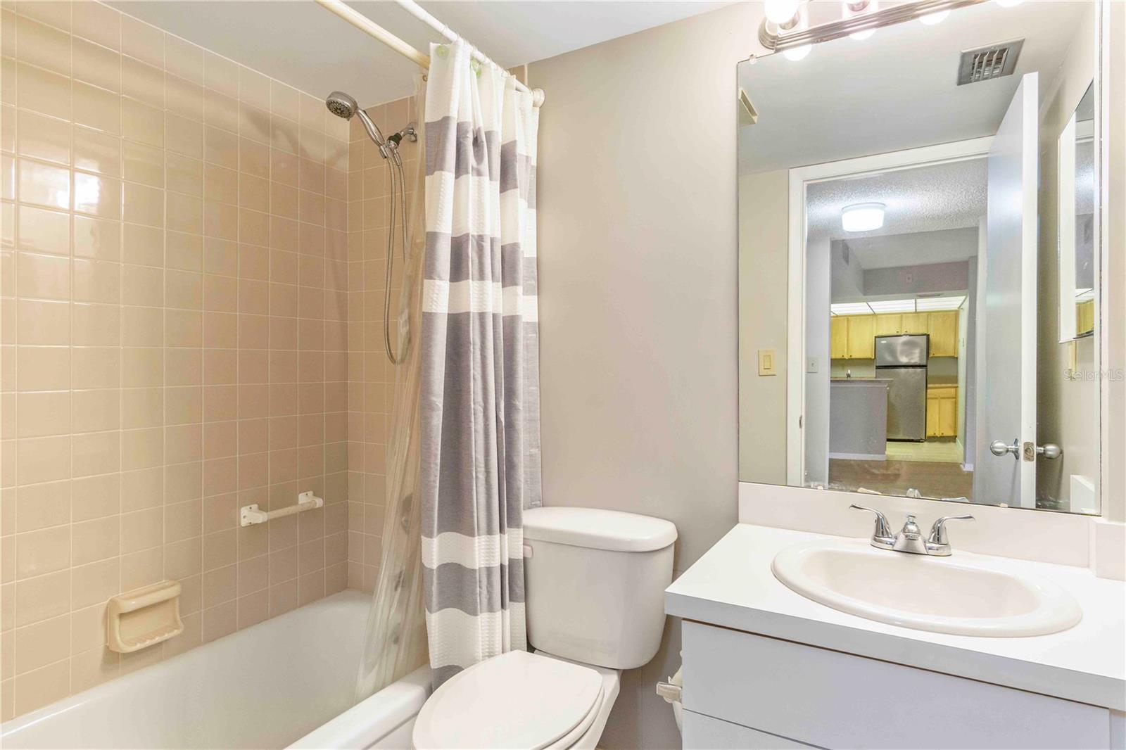 Image 20 of 45 For 21405 Olean Boulevard 605