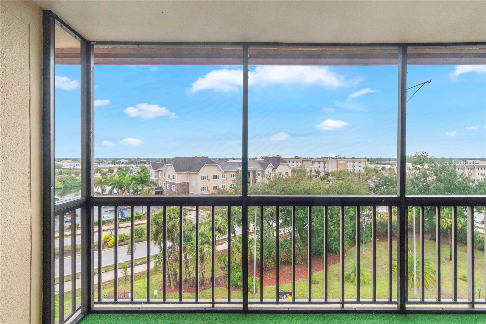 Image 26 of 45 For 21405 Olean Boulevard 605