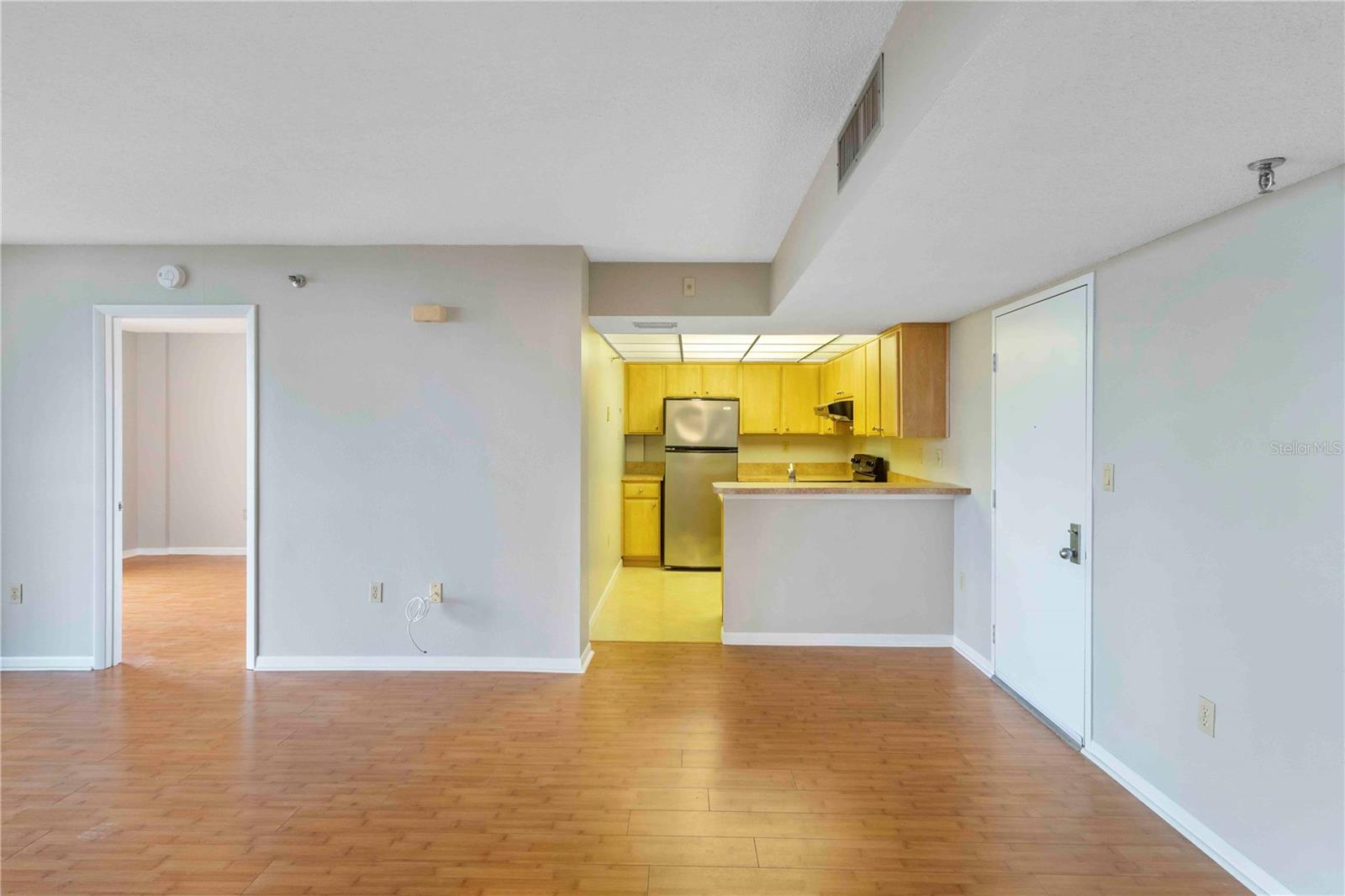 Image 37 of 45 For 21405 Olean Boulevard 605