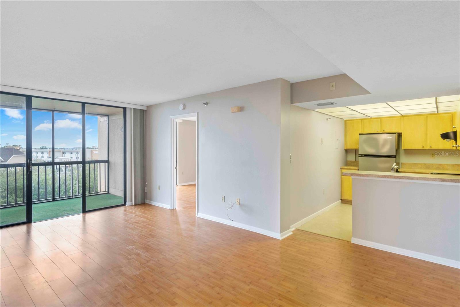 Image 38 of 45 For 21405 Olean Boulevard 605