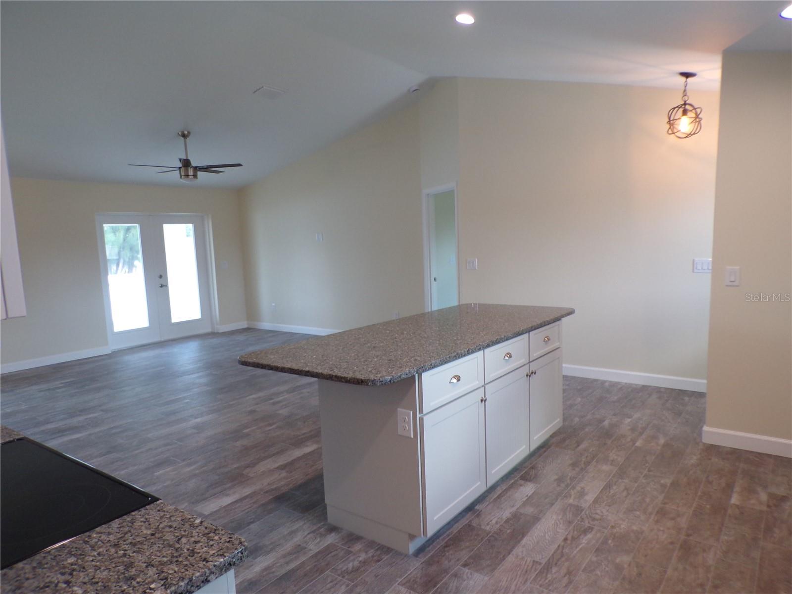 Image 4 of 39 For 3112 Pinetree Street