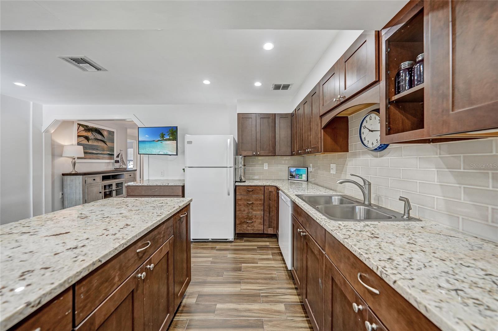 Image 12 of 33 For 141 Singapore Road