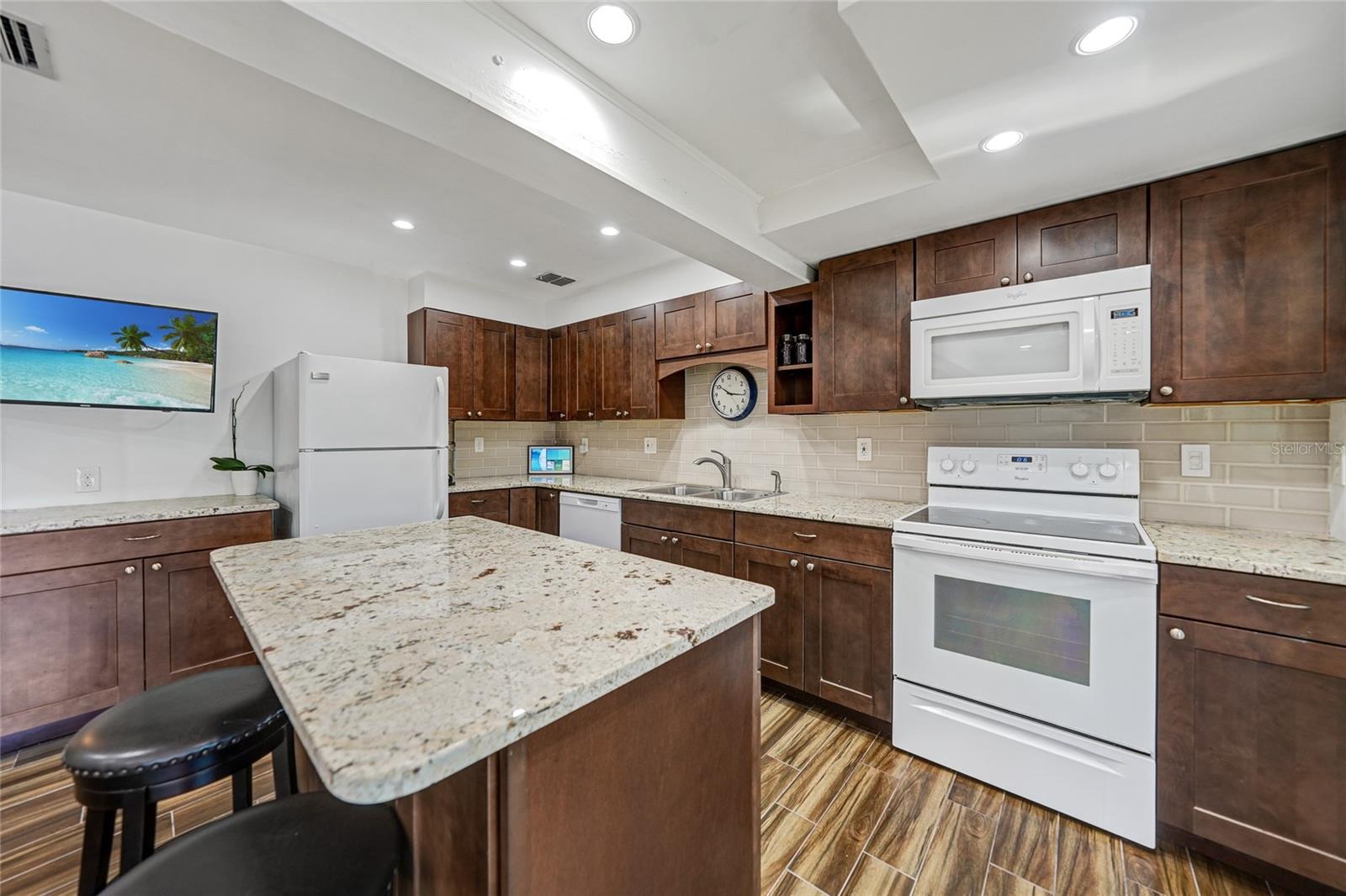 Image 13 of 33 For 141 Singapore Road