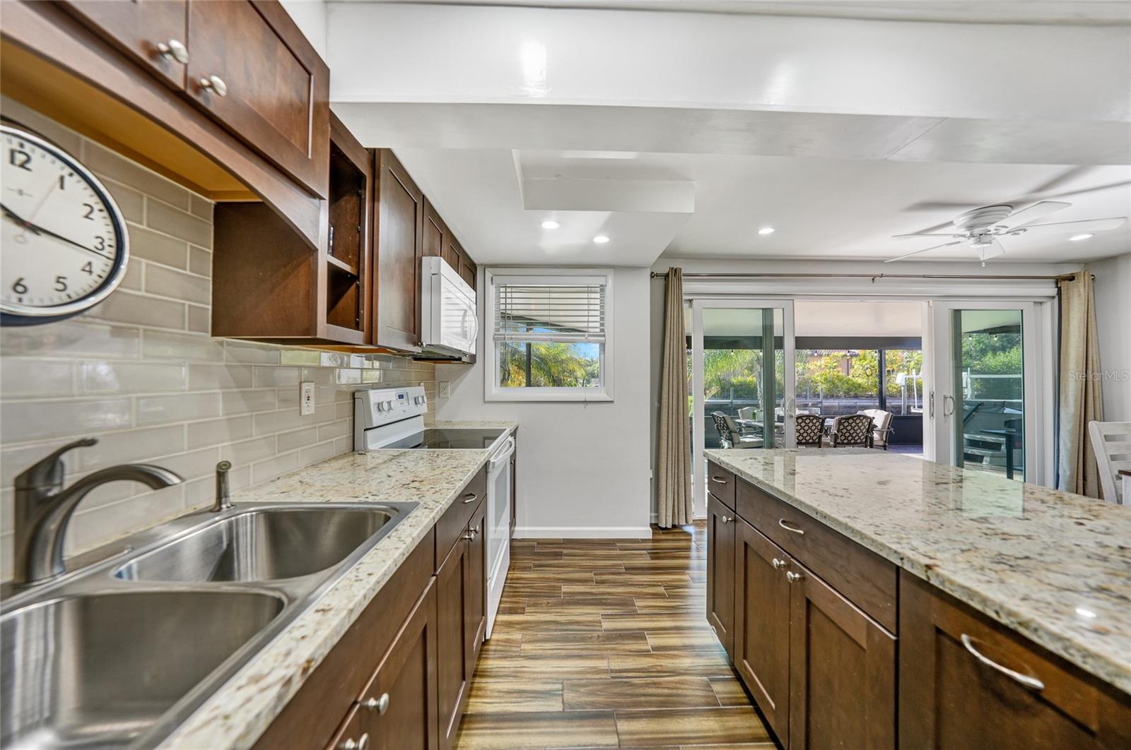 Image 14 of 33 For 141 Singapore Road