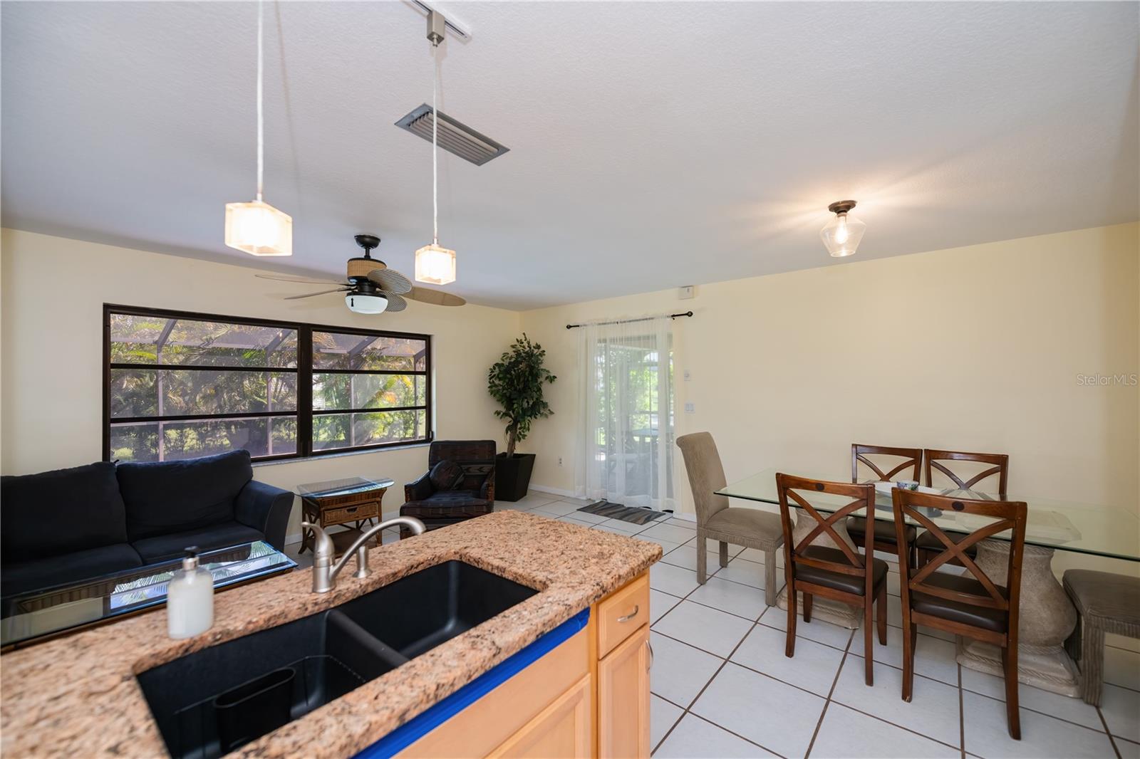 Image 17 of 49 For 23258 Midway Blvd