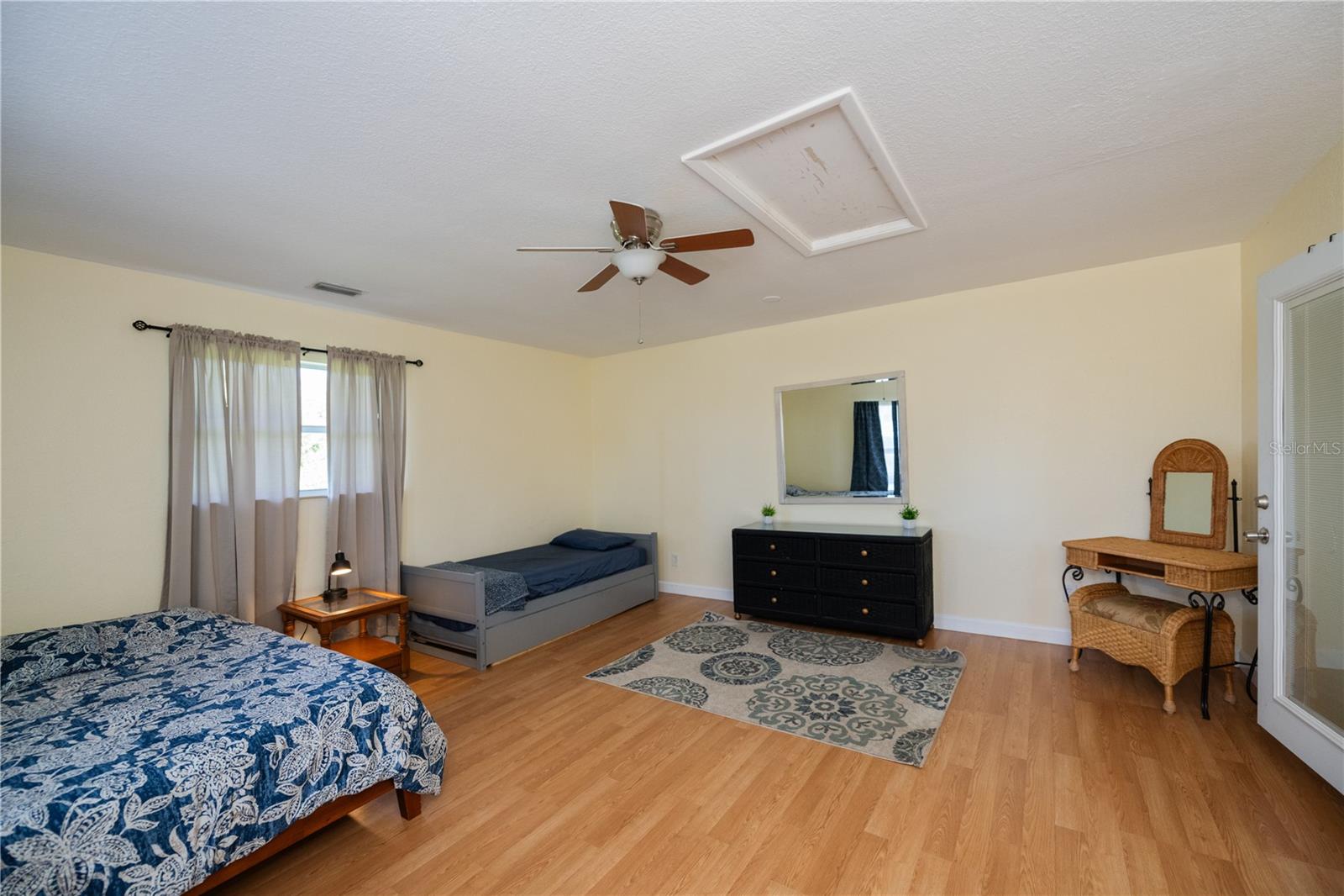 Image 34 of 49 For 23258 Midway Blvd