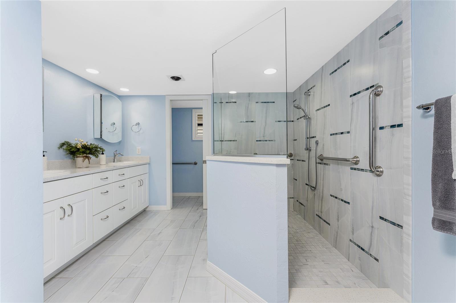 Image 17 of 53 For 1610 Islamorada Boulevard 64c