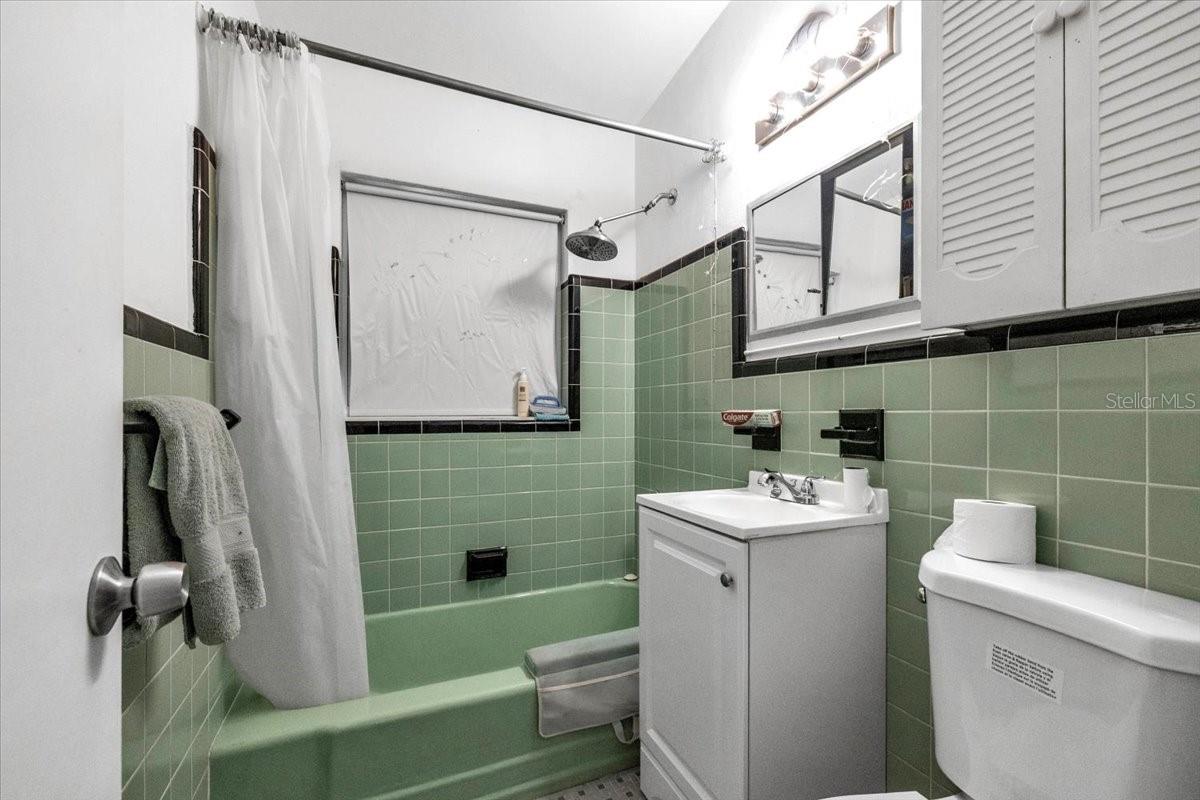 Image 12 of 36 For 4015 Conway Boulevard