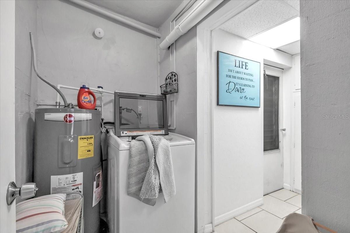 Image 16 of 36 For 4015 Conway Boulevard