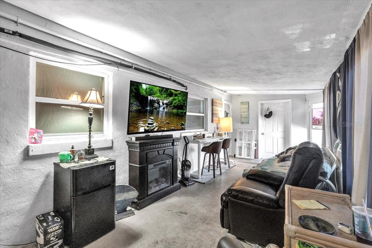 Image 19 of 36 For 4015 Conway Boulevard