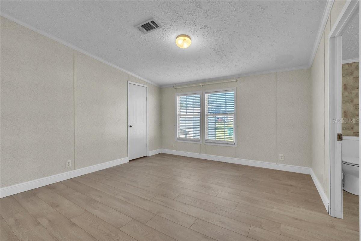 Image 10 of 31 For 2601 Carl Avenue