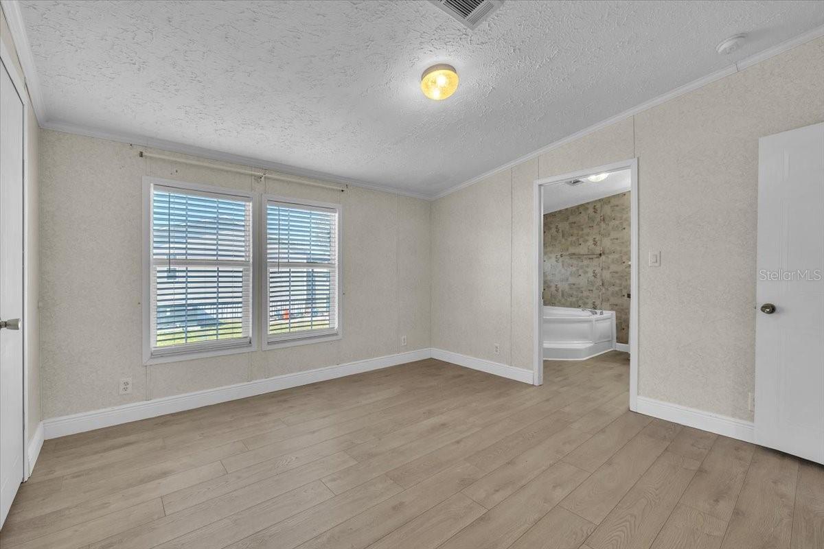 Image 11 of 31 For 2601 Carl Avenue