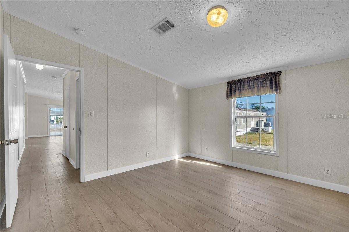 Image 18 of 31 For 2601 Carl Avenue