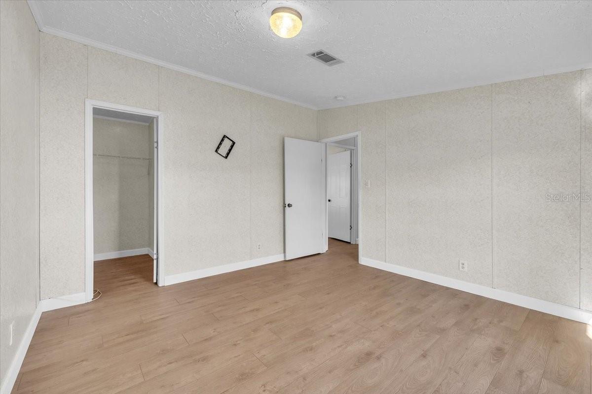 Image 19 of 31 For 2601 Carl Avenue