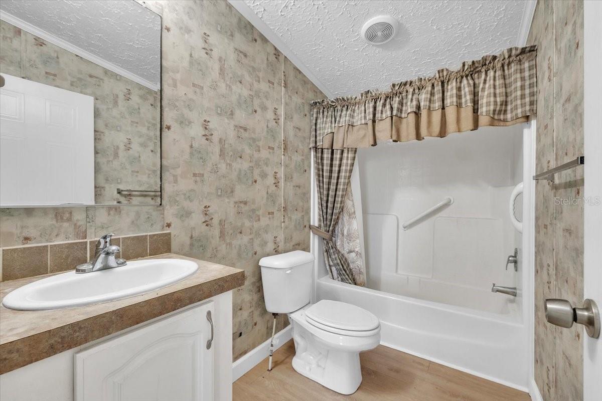 Image 20 of 31 For 2601 Carl Avenue