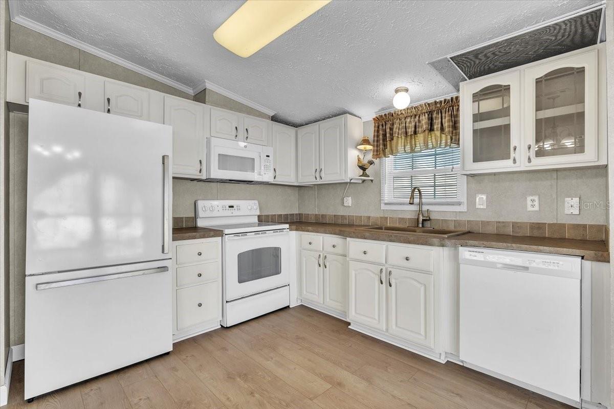 Image 8 of 31 For 2601 Carl Avenue