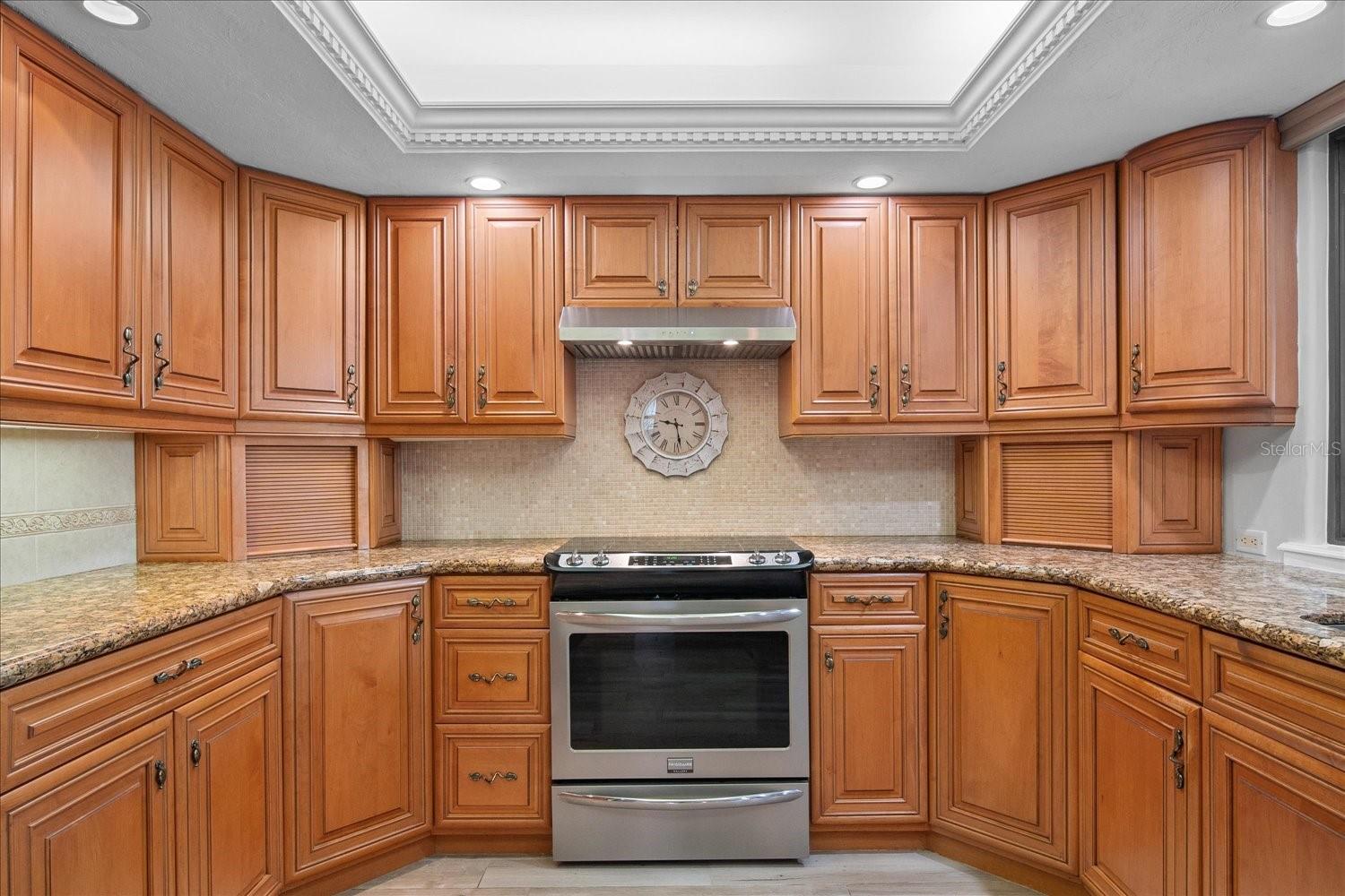 Image 12 of 58 For 184 Colony Point Drive