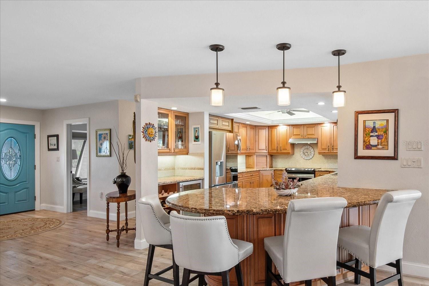 Image 14 of 58 For 184 Colony Point Drive