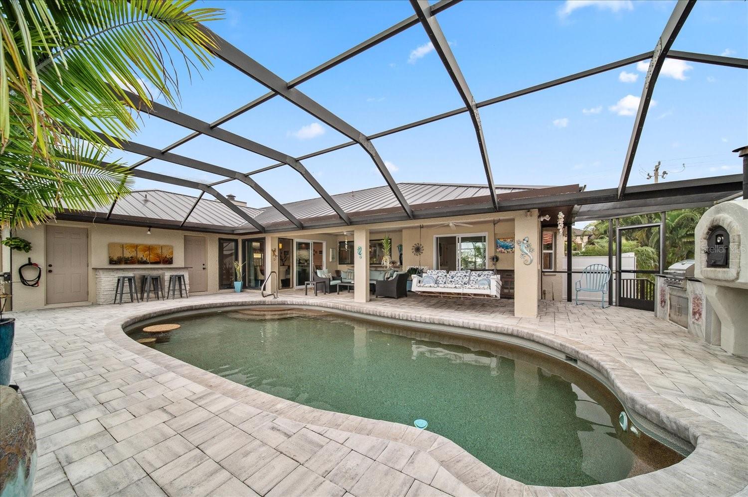 Image 22 of 58 For 184 Colony Point Drive