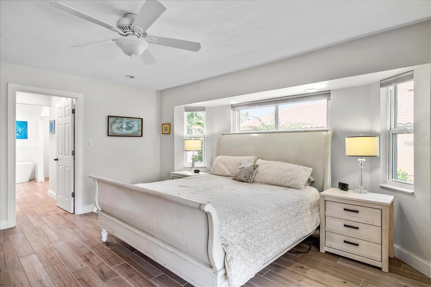 Image 27 of 58 For 184 Colony Point Drive