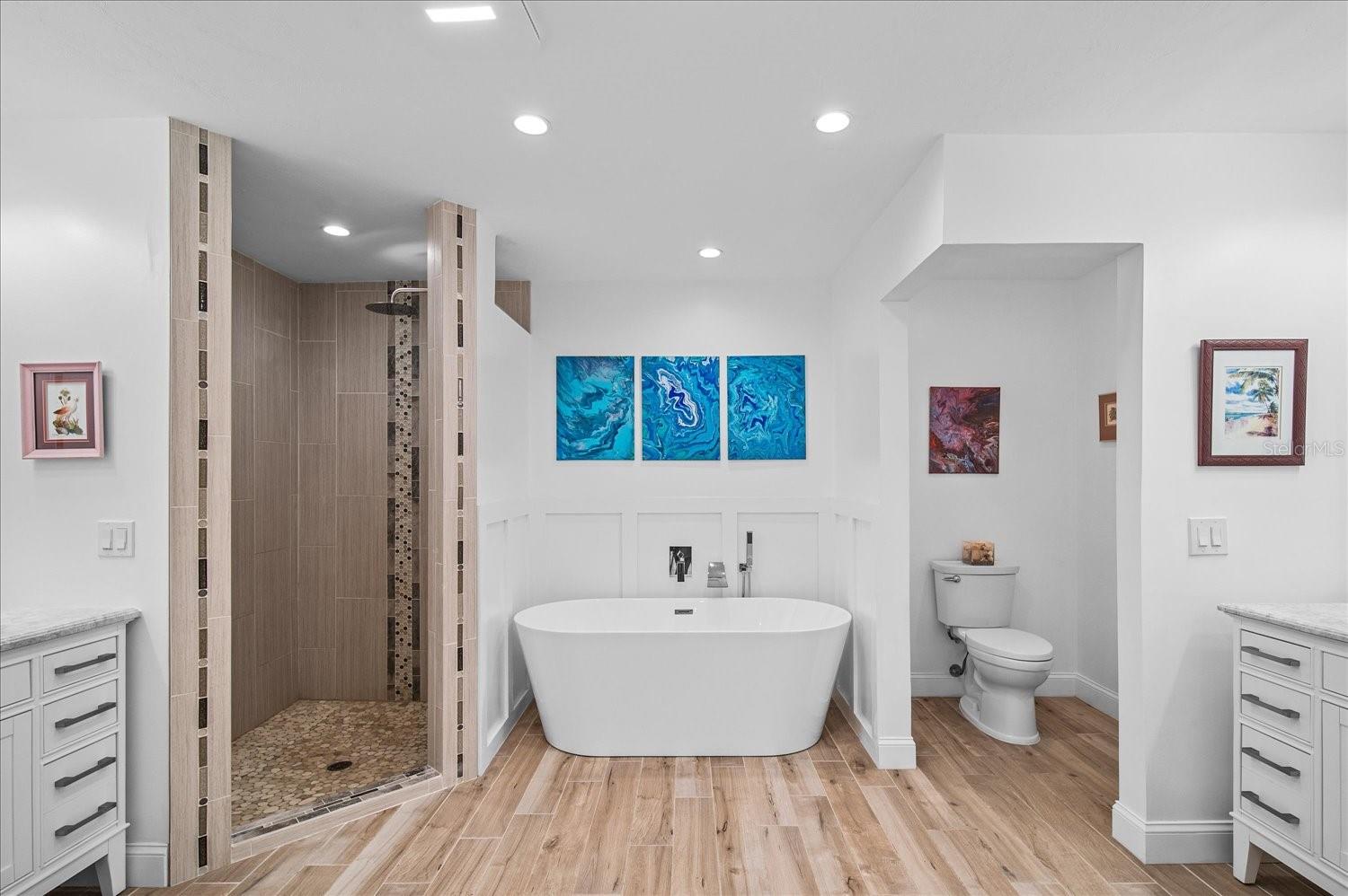 Image 28 of 58 For 184 Colony Point Drive