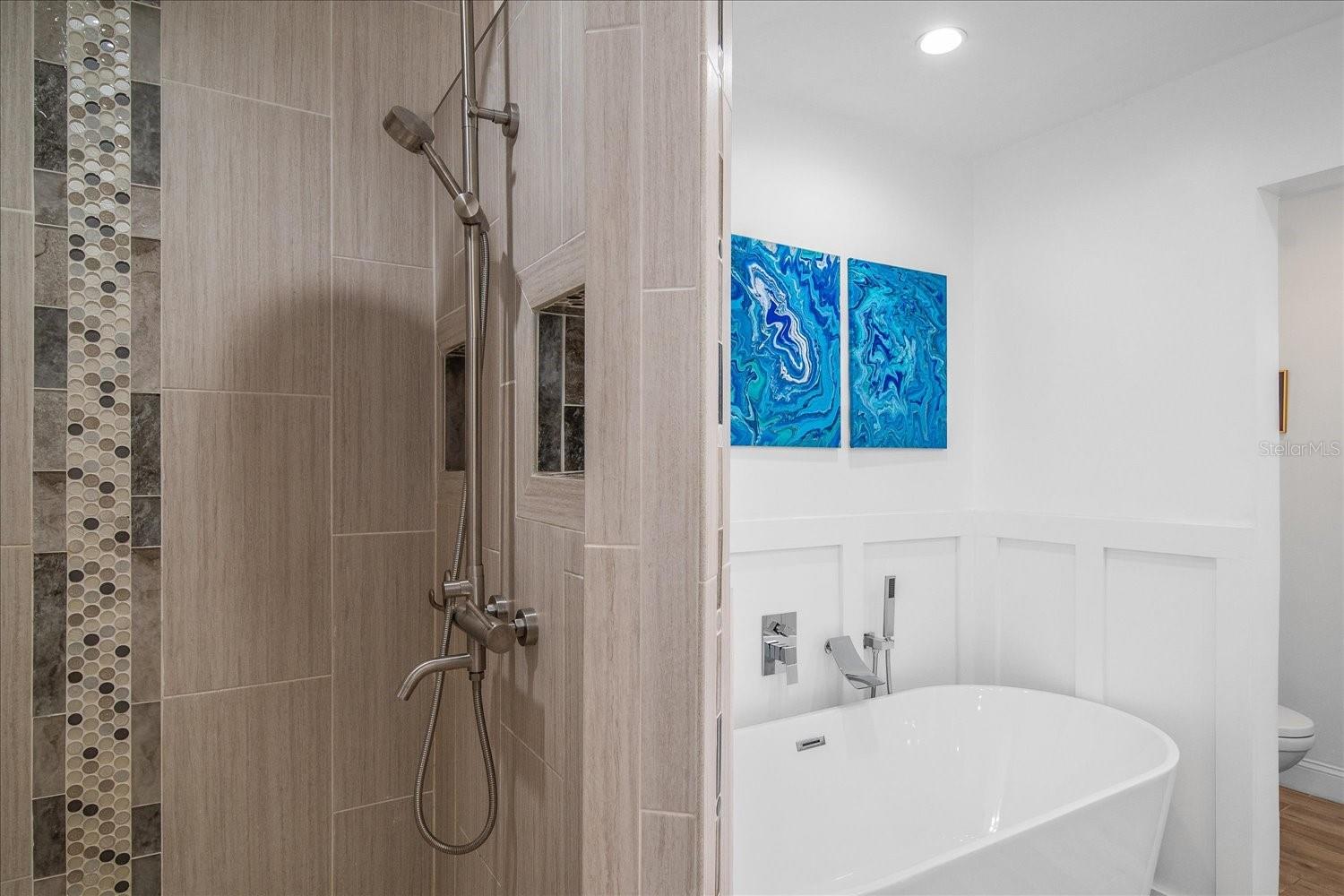 Image 31 of 58 For 184 Colony Point Drive