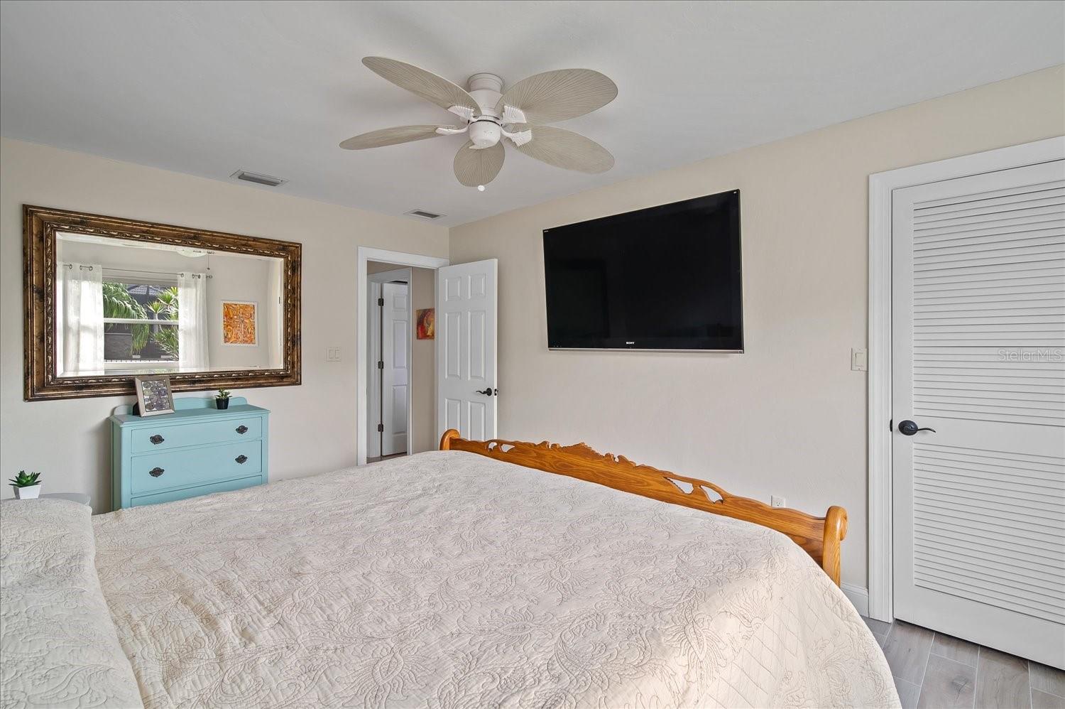 Image 35 of 58 For 184 Colony Point Drive