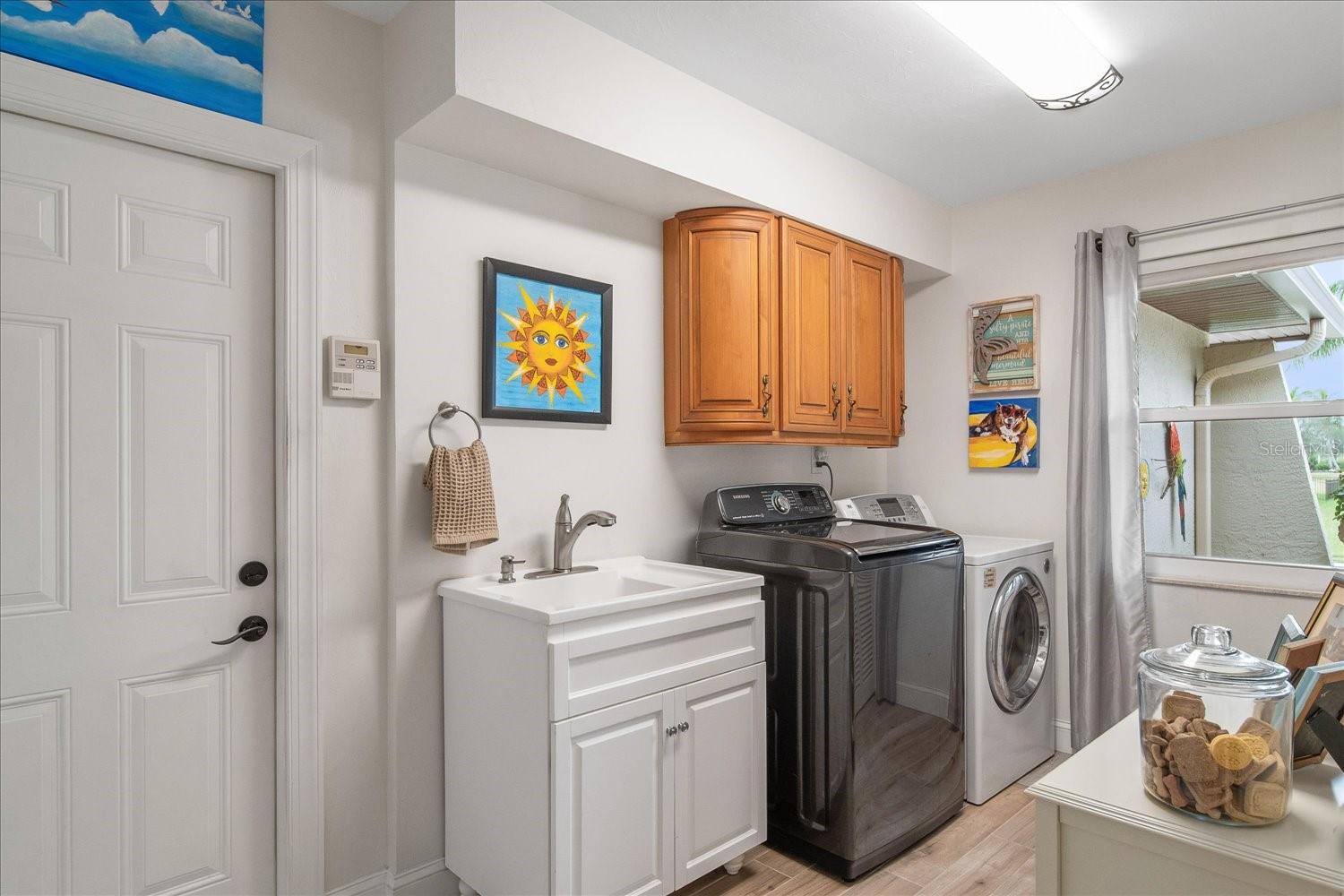 Image 42 of 58 For 184 Colony Point Drive