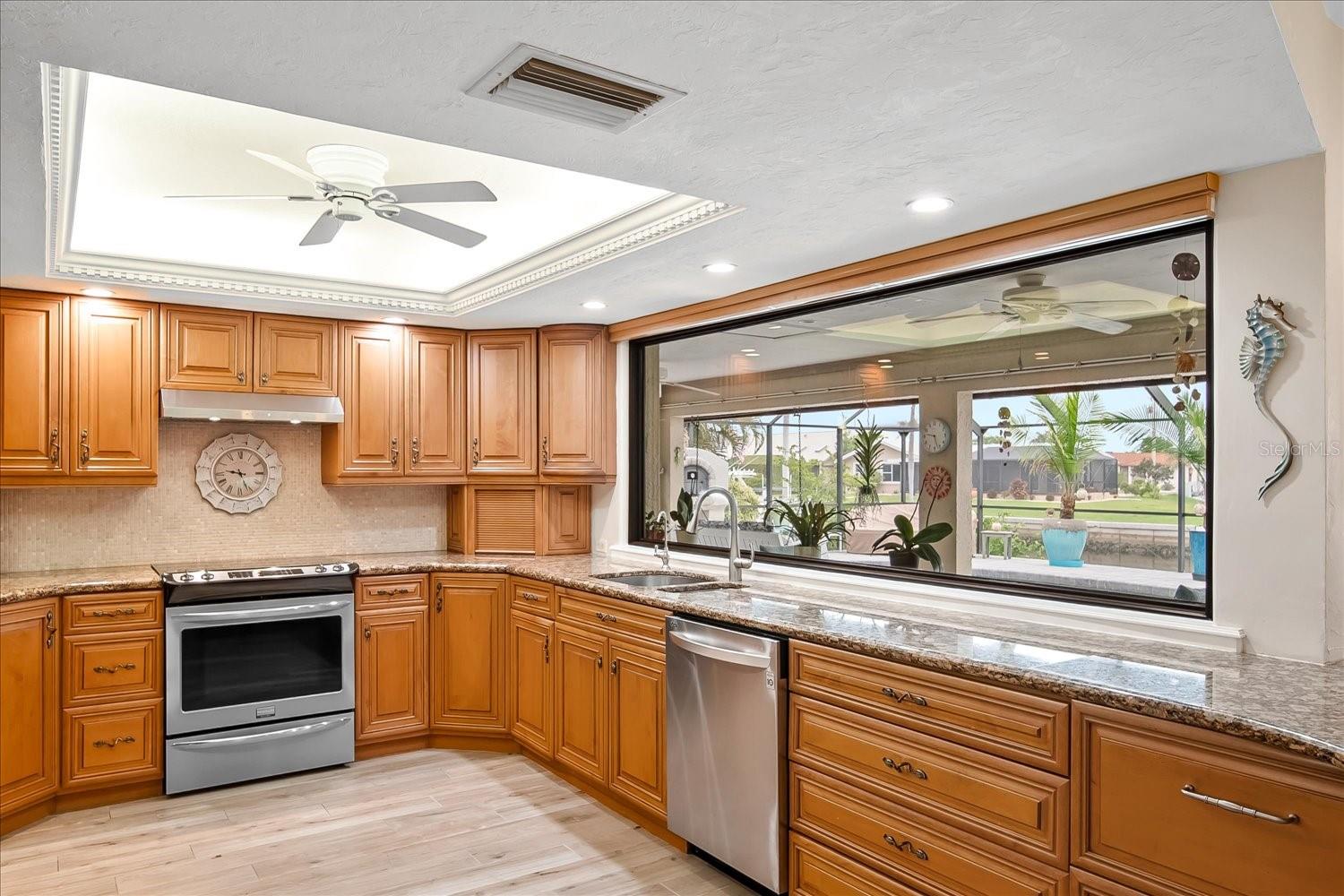 Image 9 of 58 For 184 Colony Point Drive