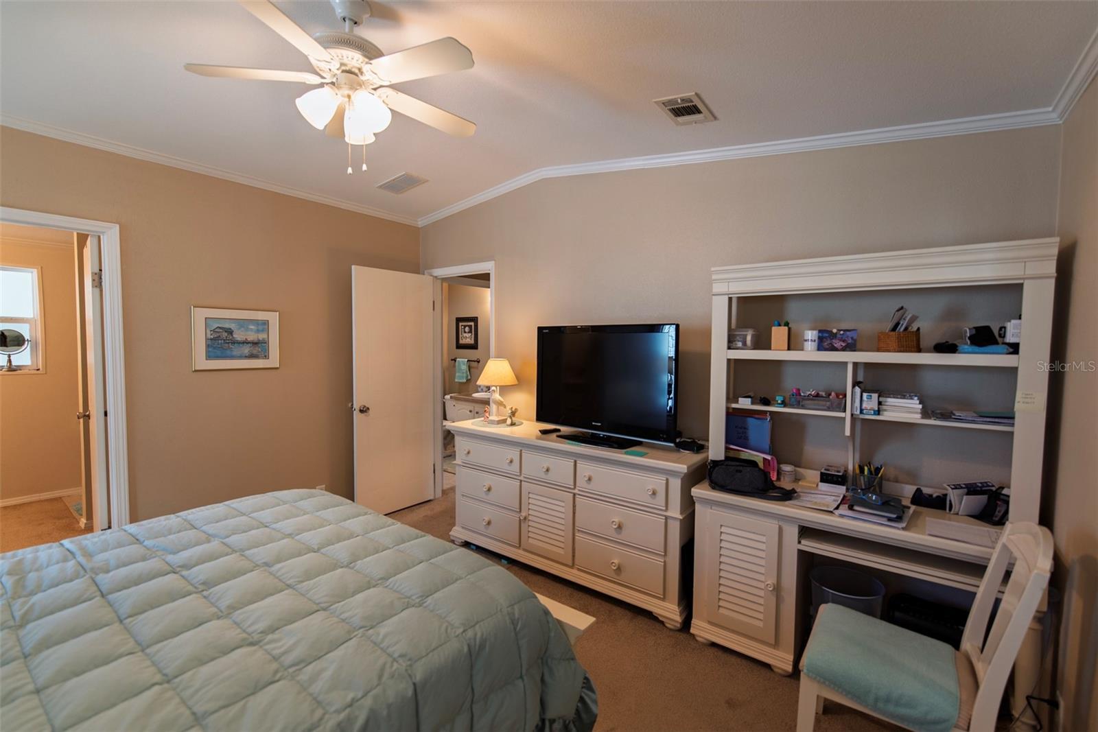 Image 13 of 28 For 13 Rotterdam Drive