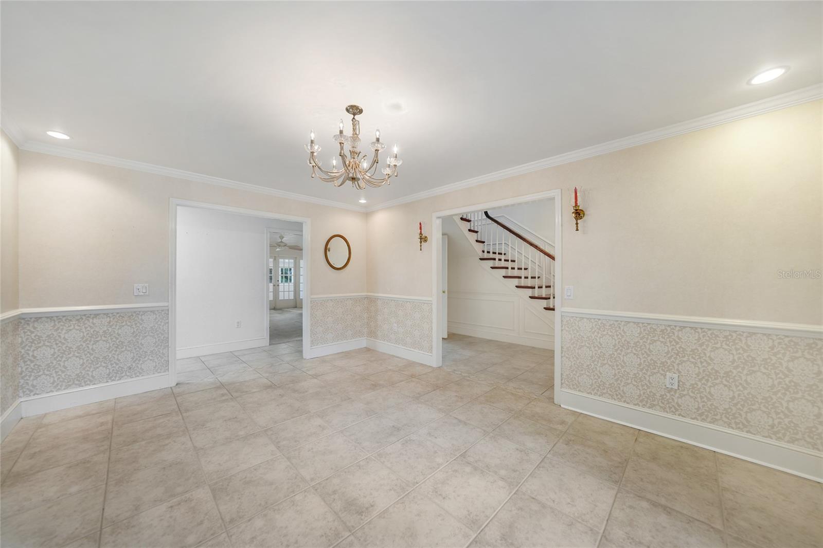 Image 10 of 50 For 24358 Kingsway Circle