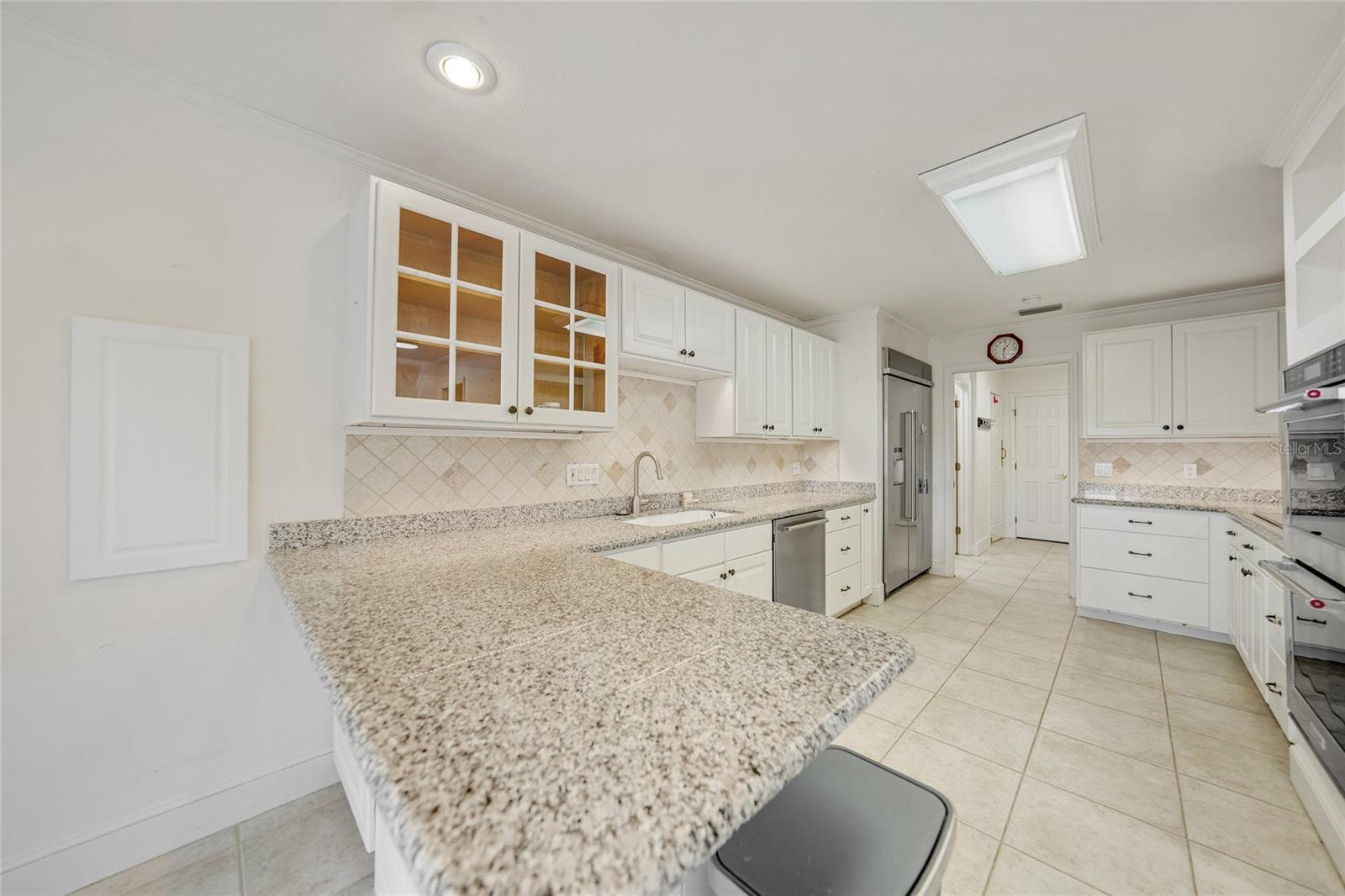 Image 13 of 50 For 24358 Kingsway Circle