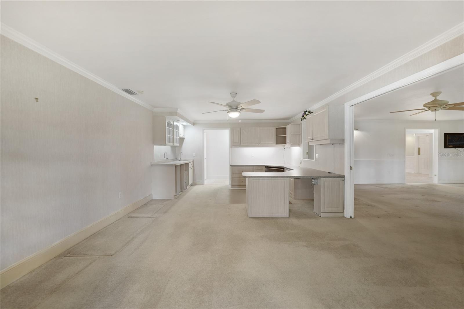 Image 19 of 50 For 24358 Kingsway Circle