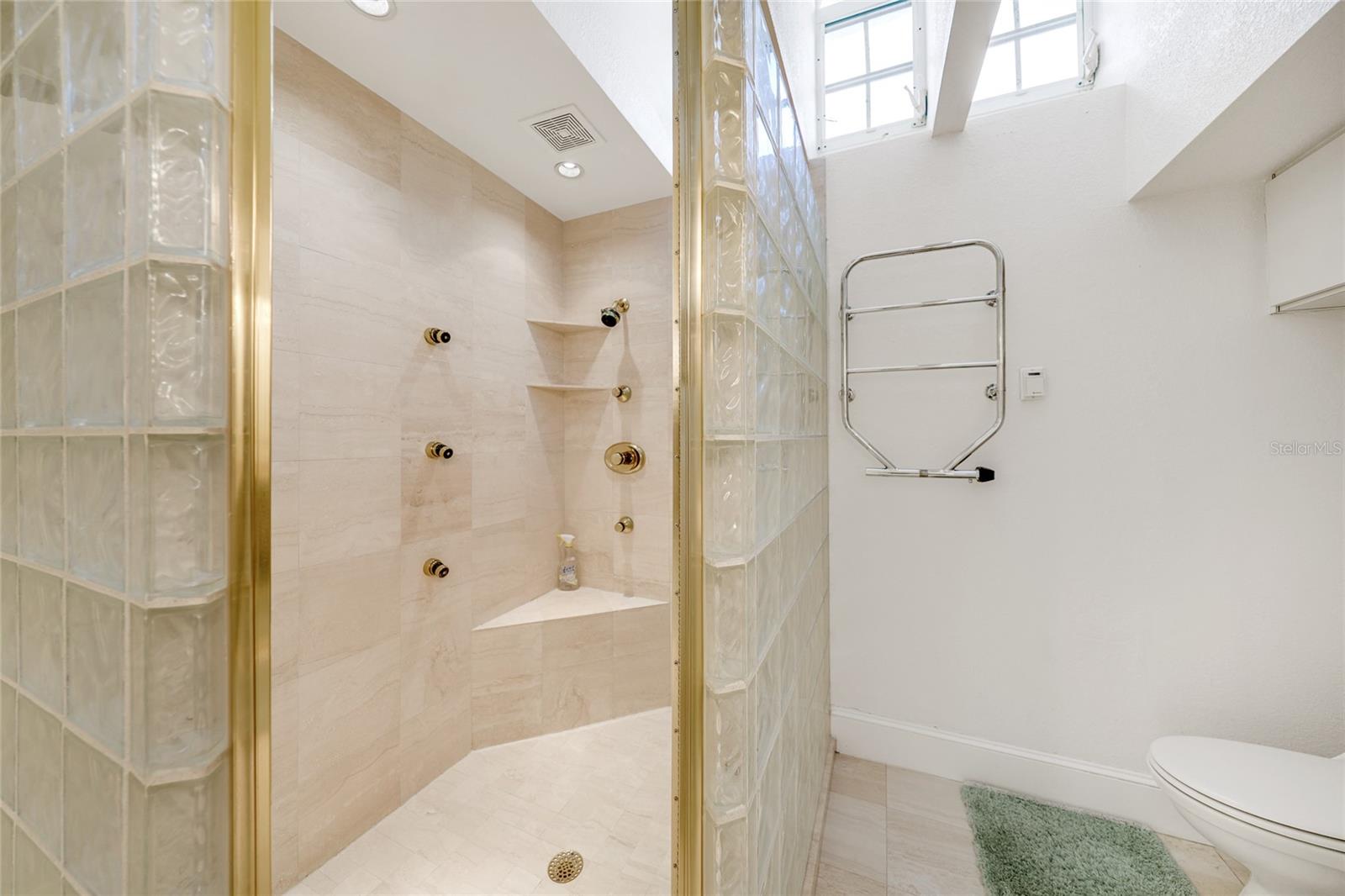 Image 36 of 50 For 24358 Kingsway Circle